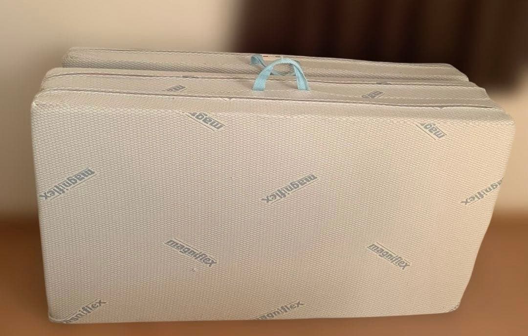 マニフレックス セミダブル マットレス DDウイング　引き取り、横浜市配達も可能