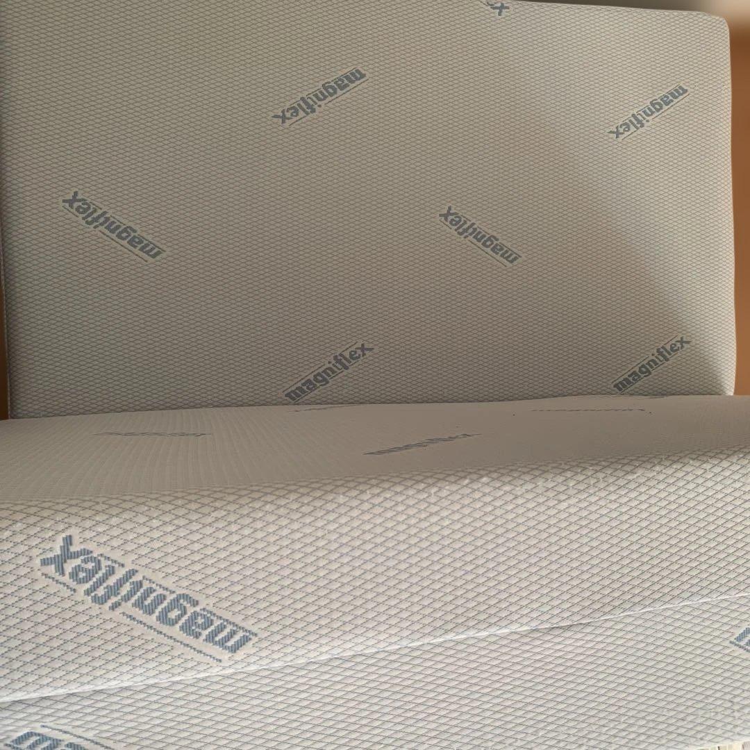 マニフレックス セミダブル マットレス DDウイング　引き取り、横浜市配達も可能