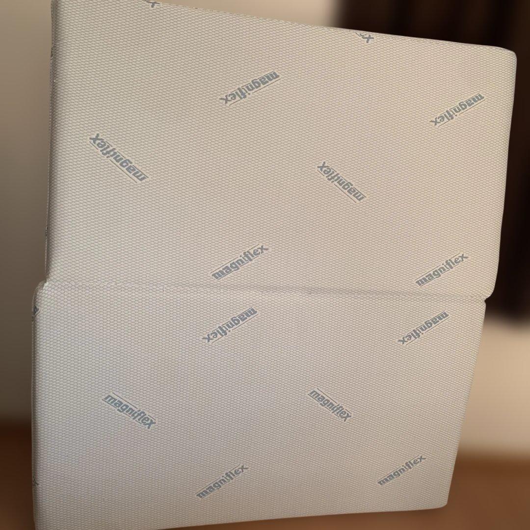 マニフレックス セミダブル マットレス DDウイング　引き取り、横浜市配達も可能