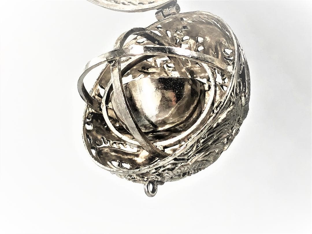 【 本銀彫金薫香球 龍鳳凰透し 】　中華古玩　倣唐代薫香球