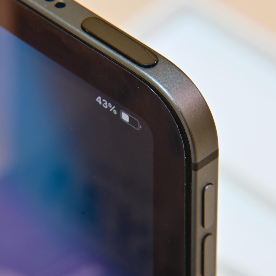 iPad Air (5世代) Wi-Fi + Cellular スペースグレイ