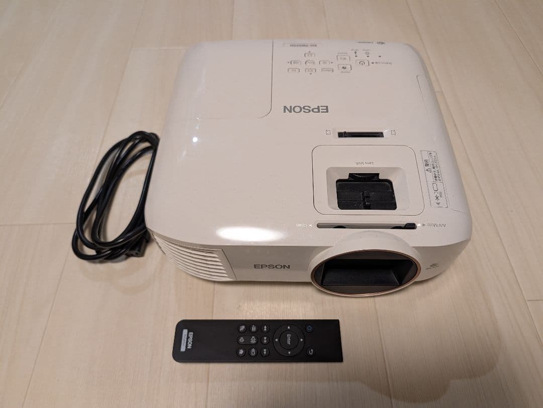 EPSON プロジェクター EH-TW5750 本体 リモコン付き