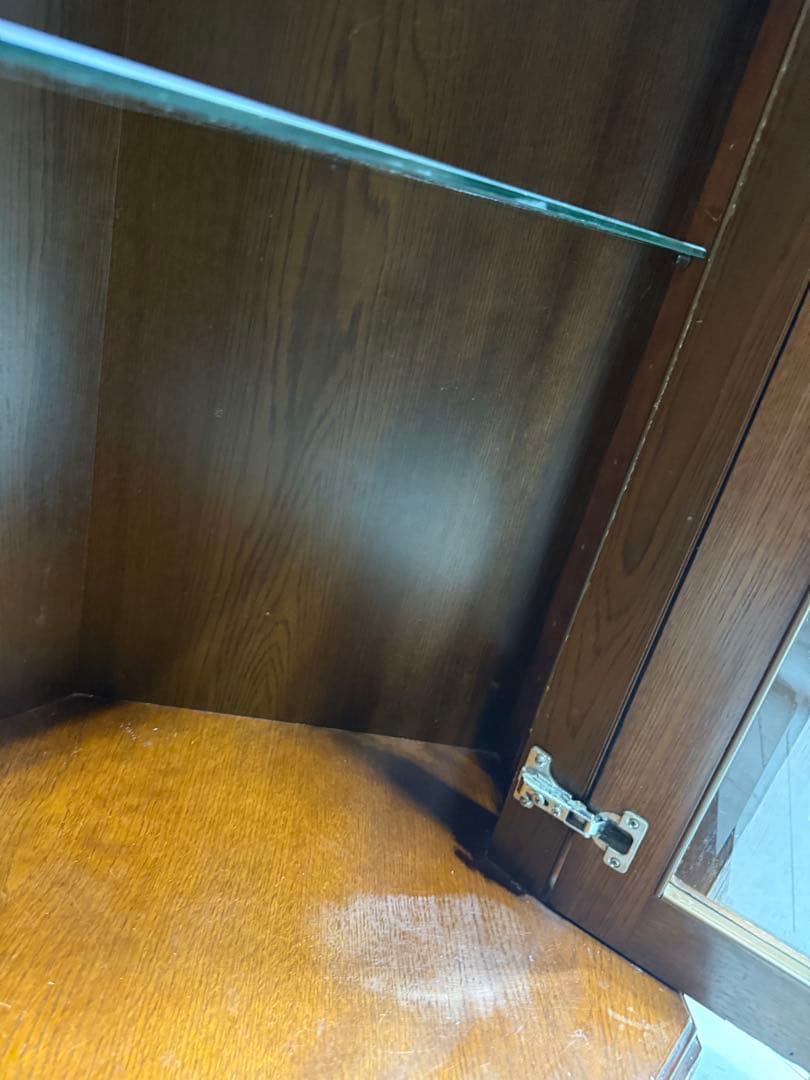 アンティークコーナーカップボード