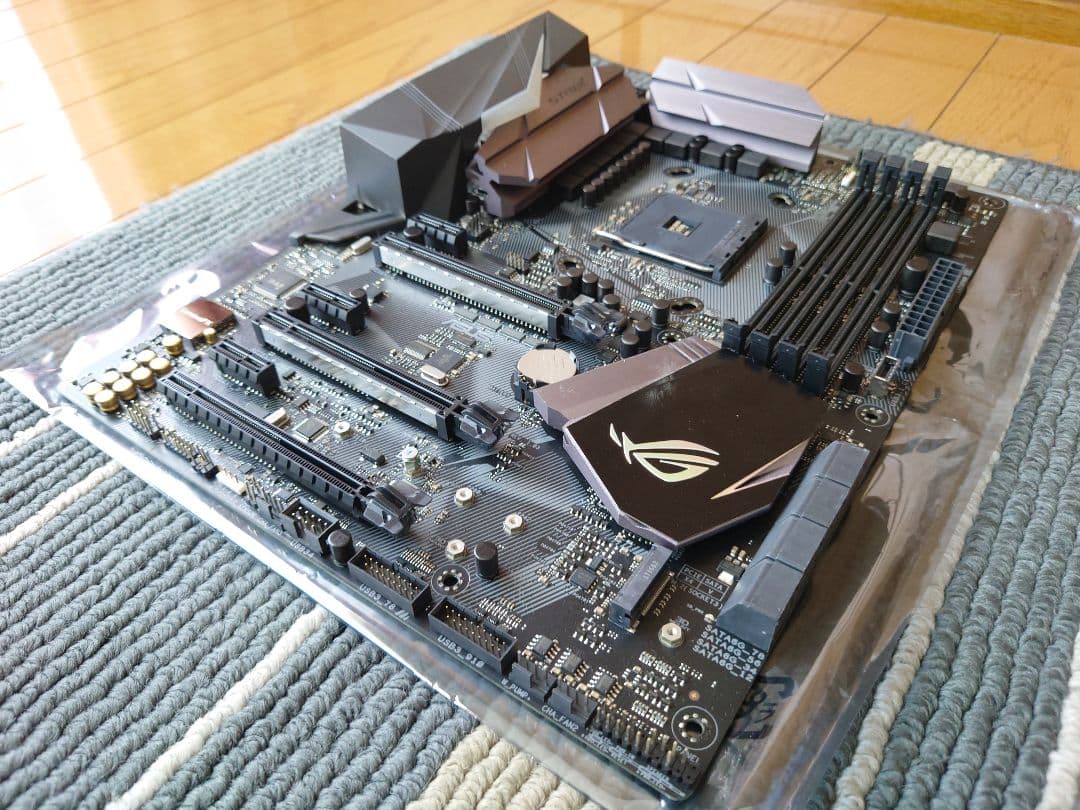 マザーボード ASUS ROG STRIX X370-F GAMING / ATX AM4