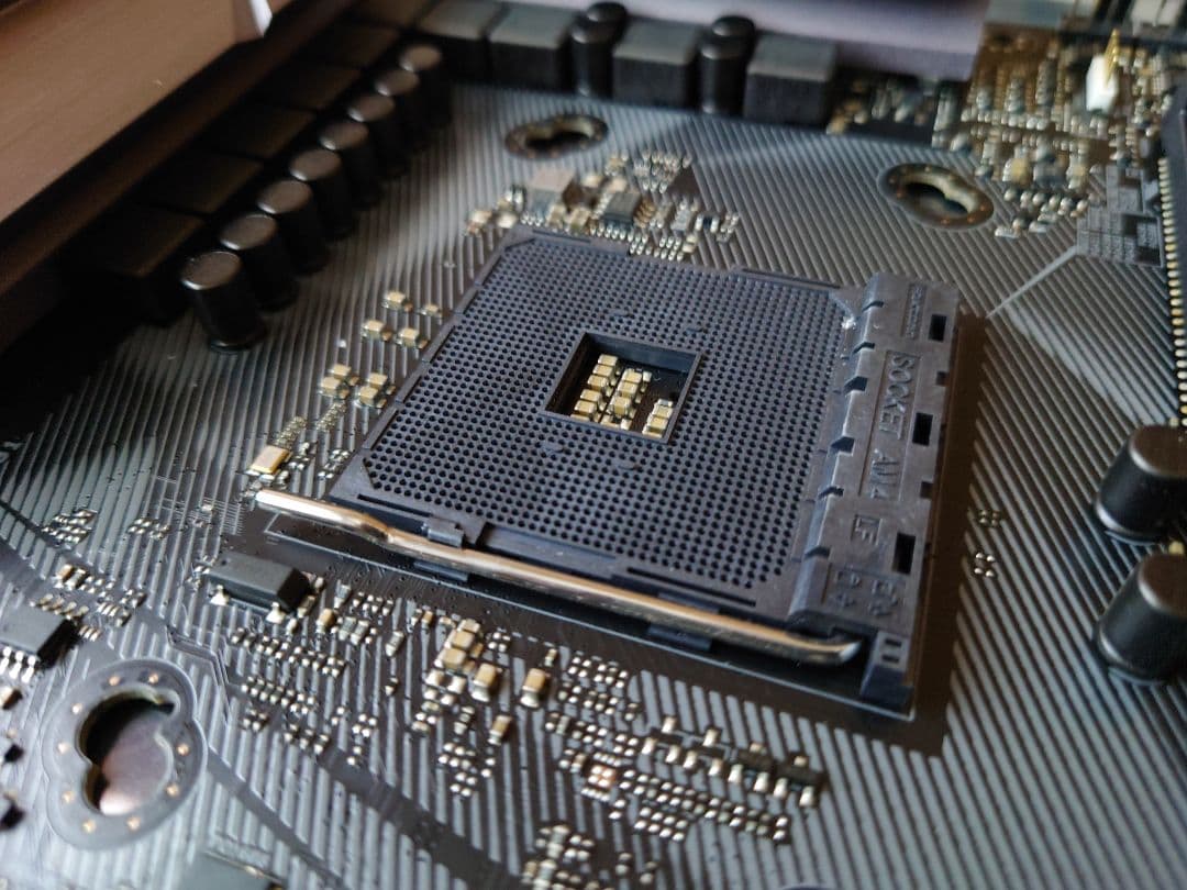 マザーボード ASUS ROG STRIX X370-F GAMING / ATX AM4