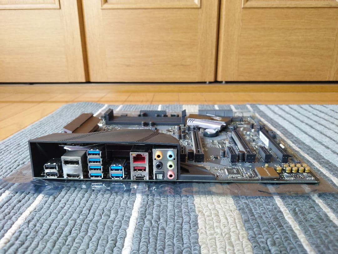 マザーボード ASUS ROG STRIX X370-F GAMING / ATX AM4