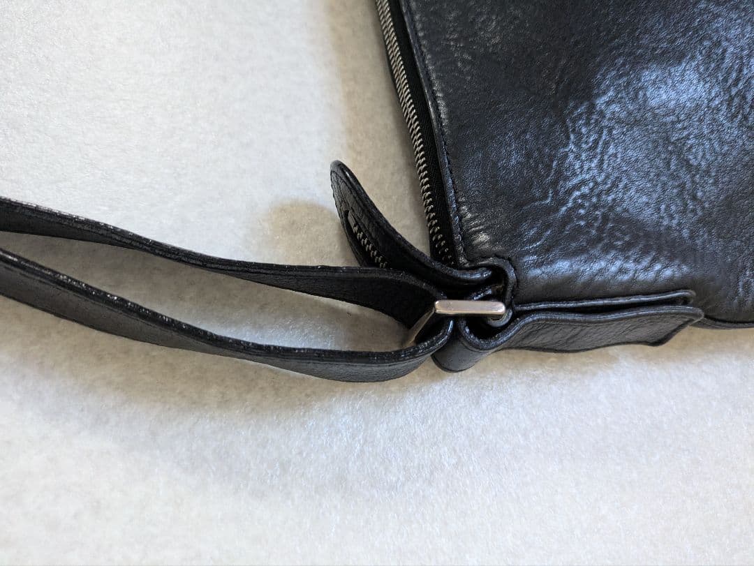 ヒロフ HIROHU 2way シボ加工　レザー ショルダーバッグ　ブラック