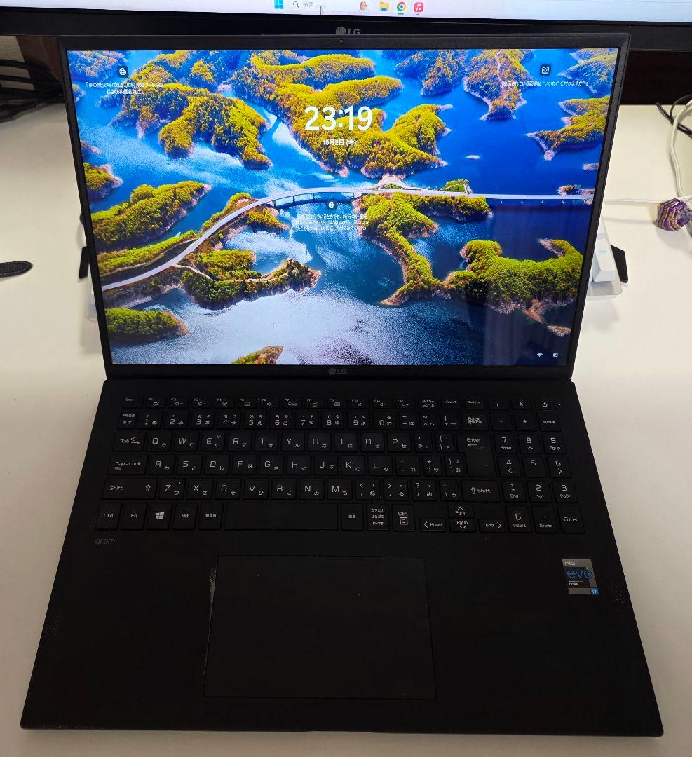 LG gram 2K 16インチ 1190g超軽量 30時間駆動 i7 16G
