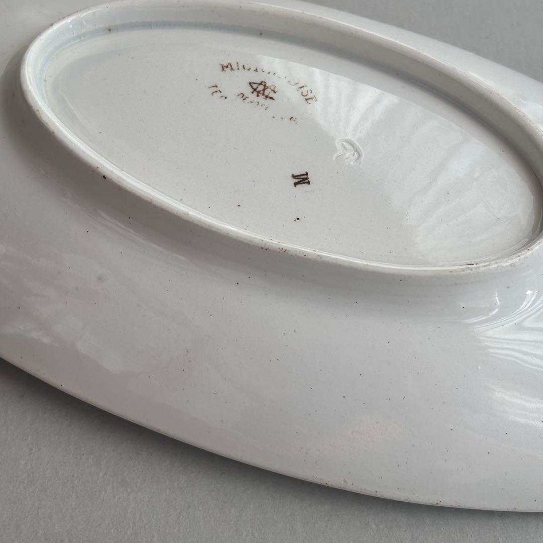 フランスアンティーク クレイユモントロー ブラウンの花模様が美しいラヴィエ