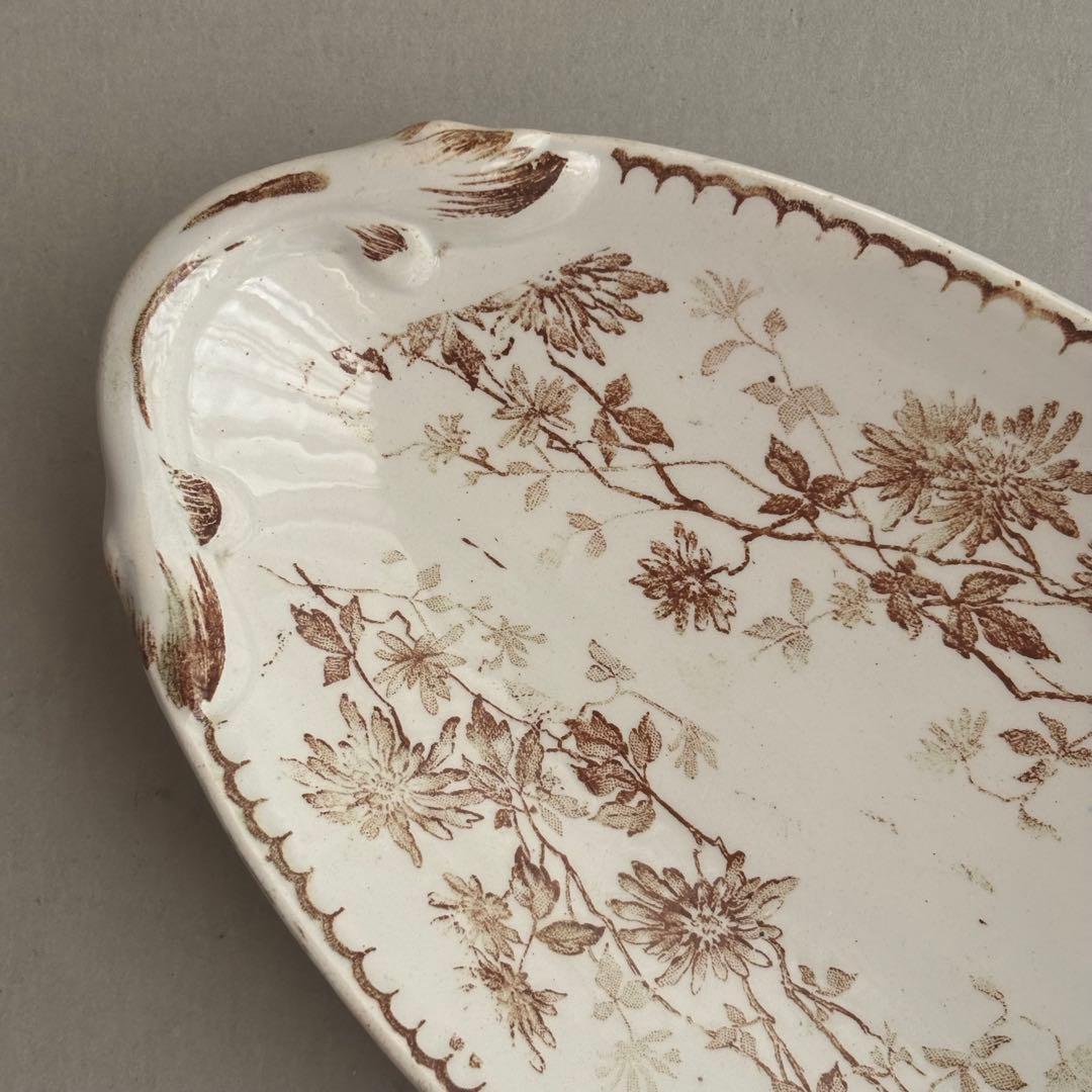 フランスアンティーク クレイユモントロー ブラウンの花模様が美しいラヴィエ