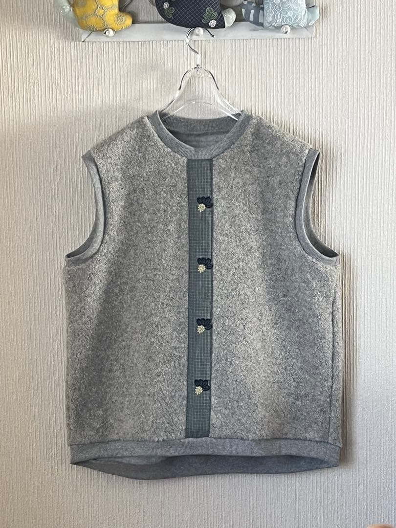 グレー ノースリーブベスト Mサイズ