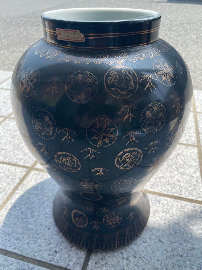 ケ*ン様 【中国 景徳鎮/ 花瓶】壺 中国陶器 中国 骨董品 家紋 ツボ