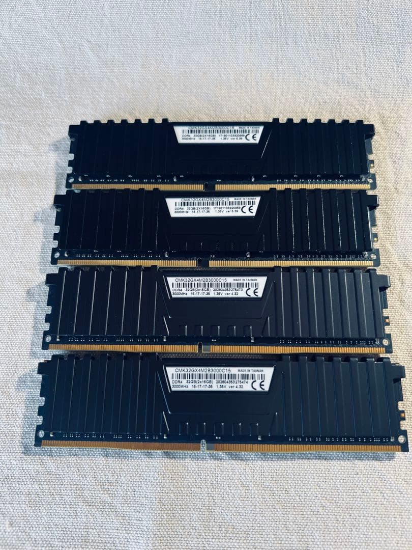 メモリー CORSAIR DDR4-2666MHz VENGEANCE LPX 64GB