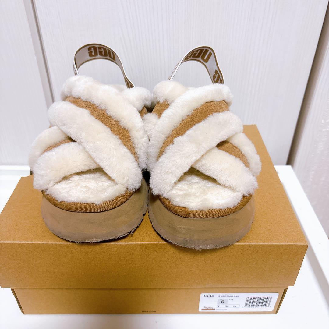 UGG アイボリー ベージュ サンダル 厚底