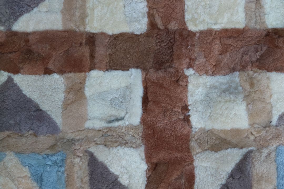 ムートンラグ・カーペット　180x180cm