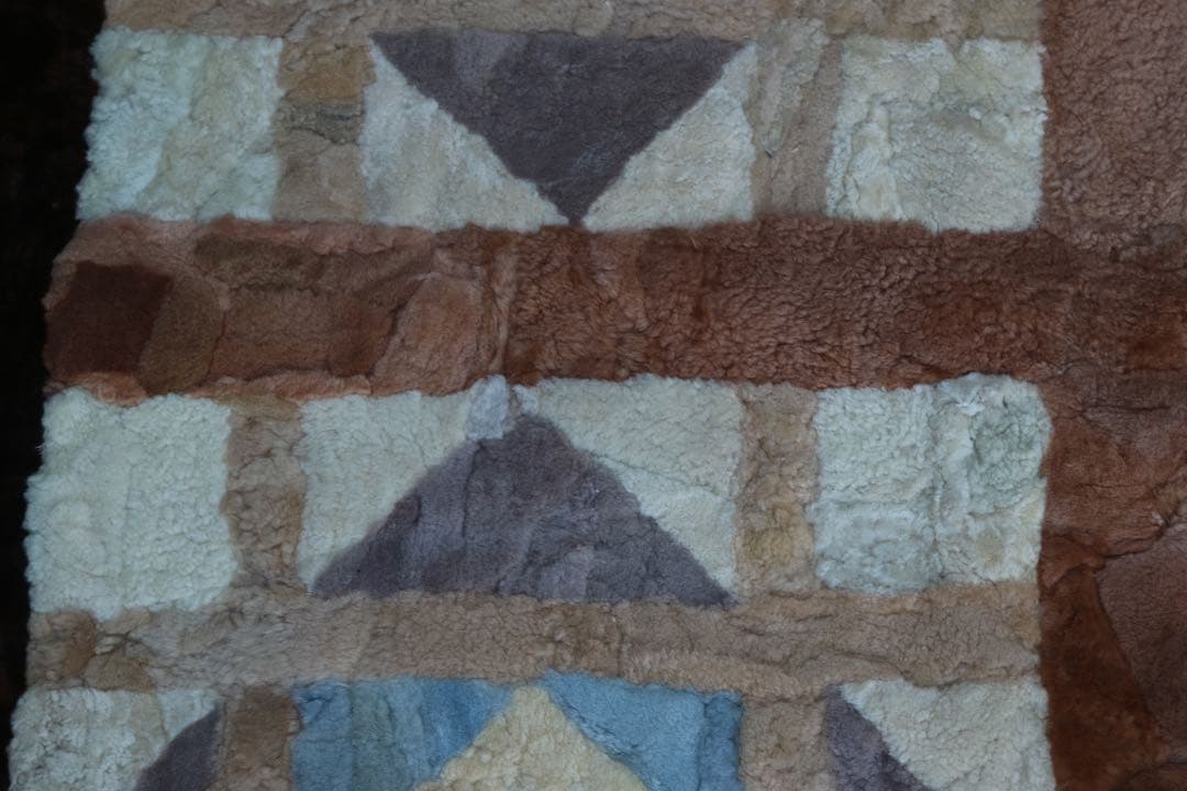 ムートンラグ・カーペット　180x180cm