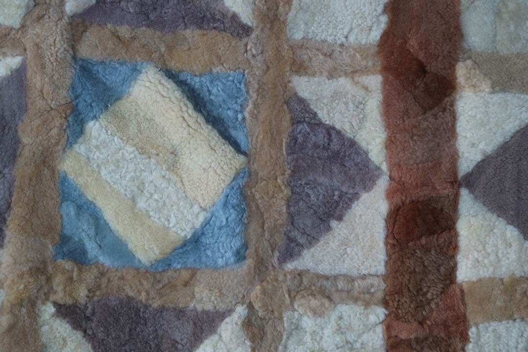 ムートンラグ・カーペット　180x180cm