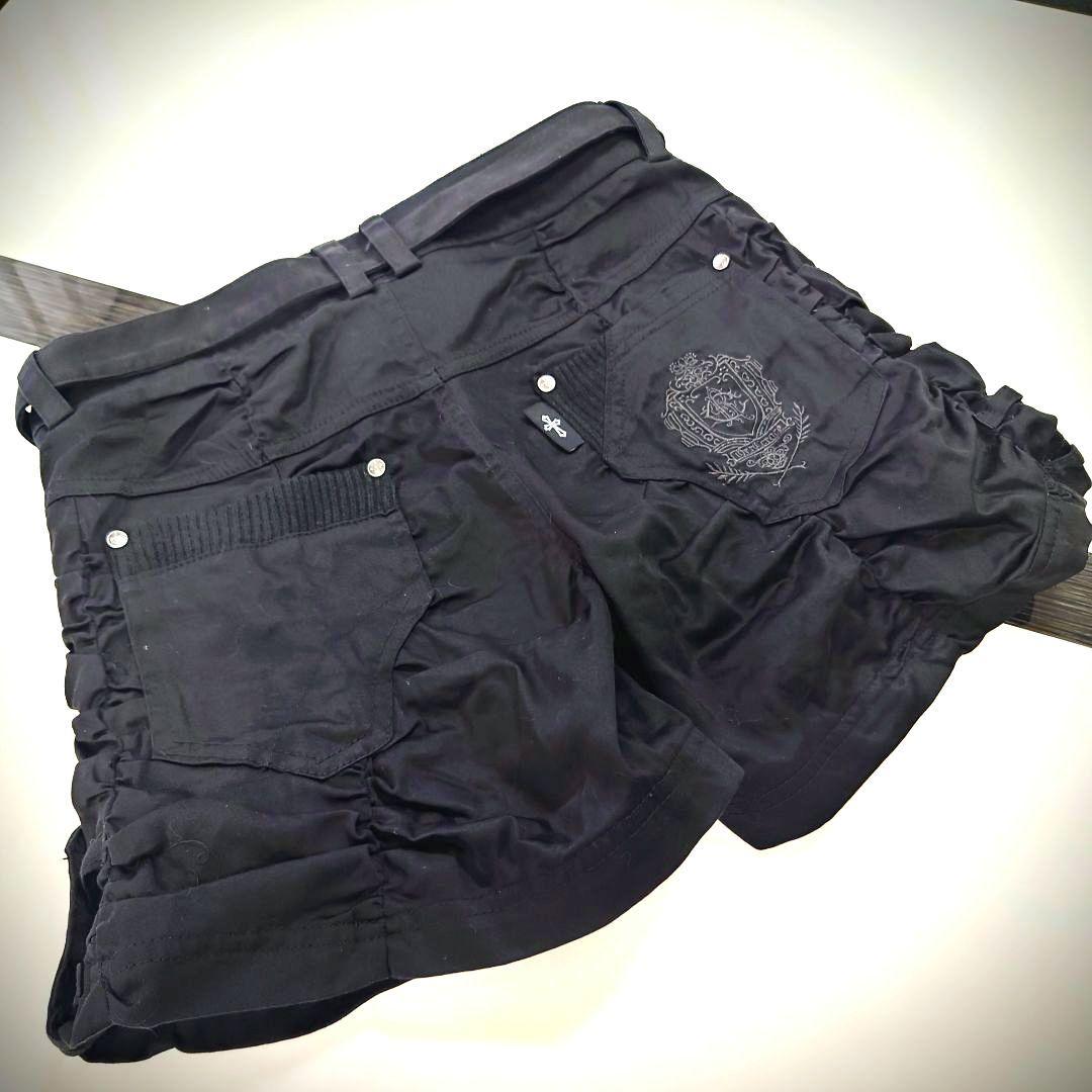 OzzOn Ozz Croce ベルト付きブラックルーズショートパンツ