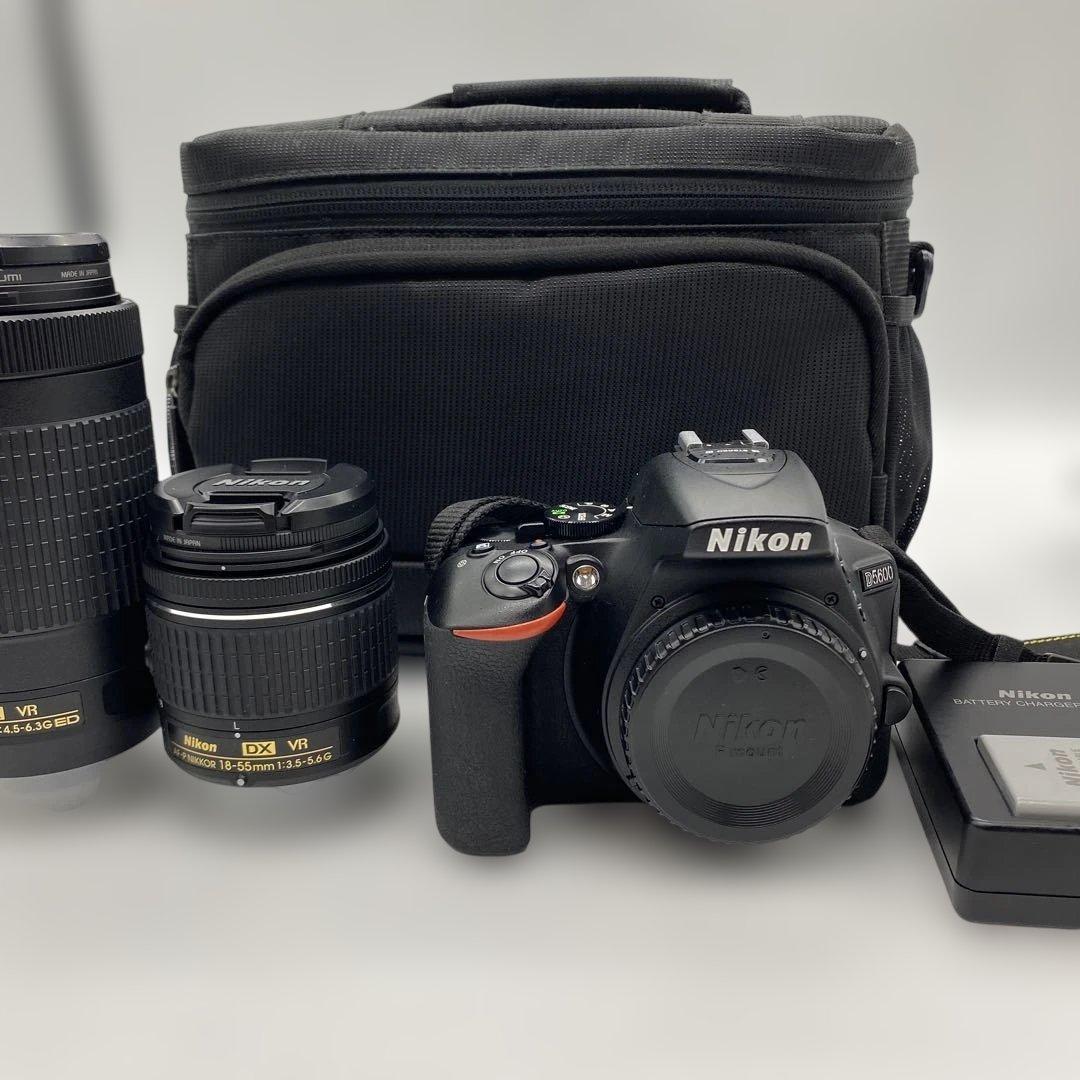 専用Nikon D5600 ダブルズームキッ18-55 VR＋70-300 VR
