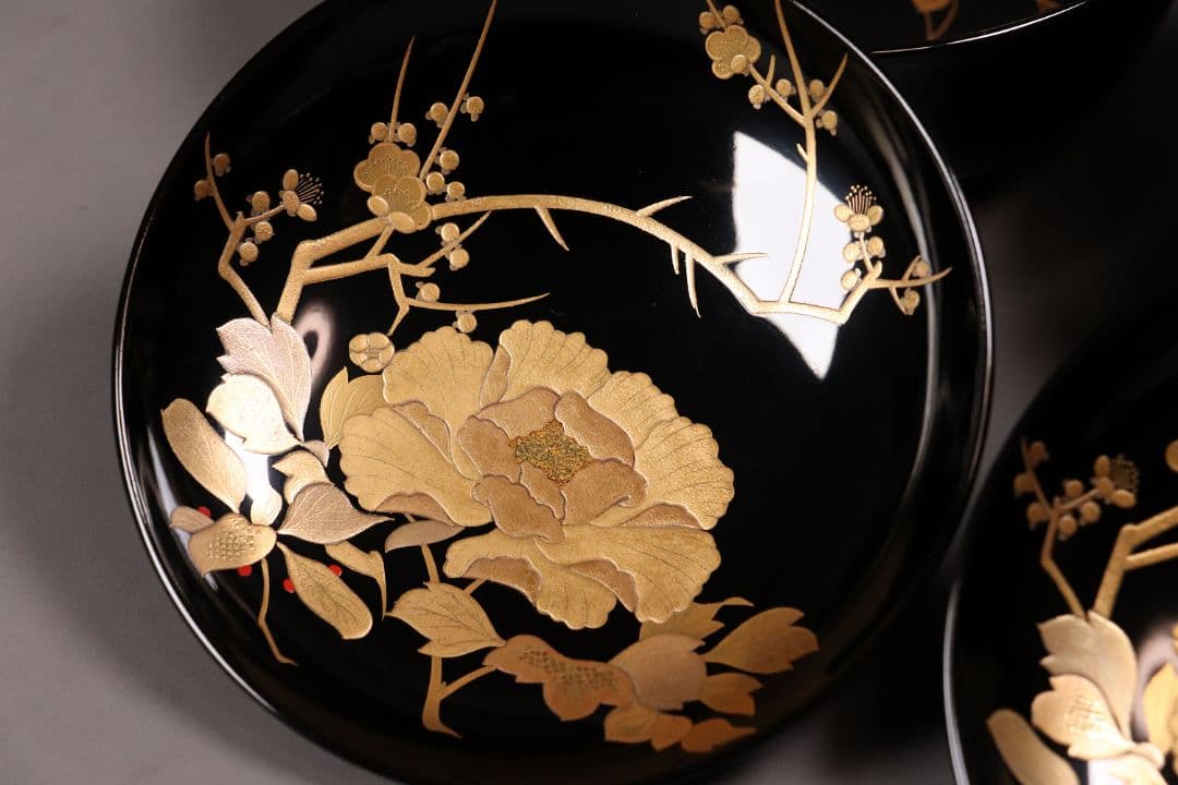 時代木製漆器 加賀蒔絵 牡丹 梅 草花 高蒔絵 黒塗椀 二客 漆芸 CL55