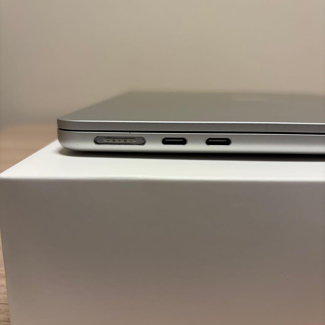 【超美品】MacBook Air M2 シルバー 16GB 512GB