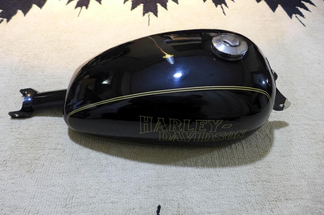 美品アルミ製ピーナッツタンクXL04～06年スポーツスター黒ハーレー