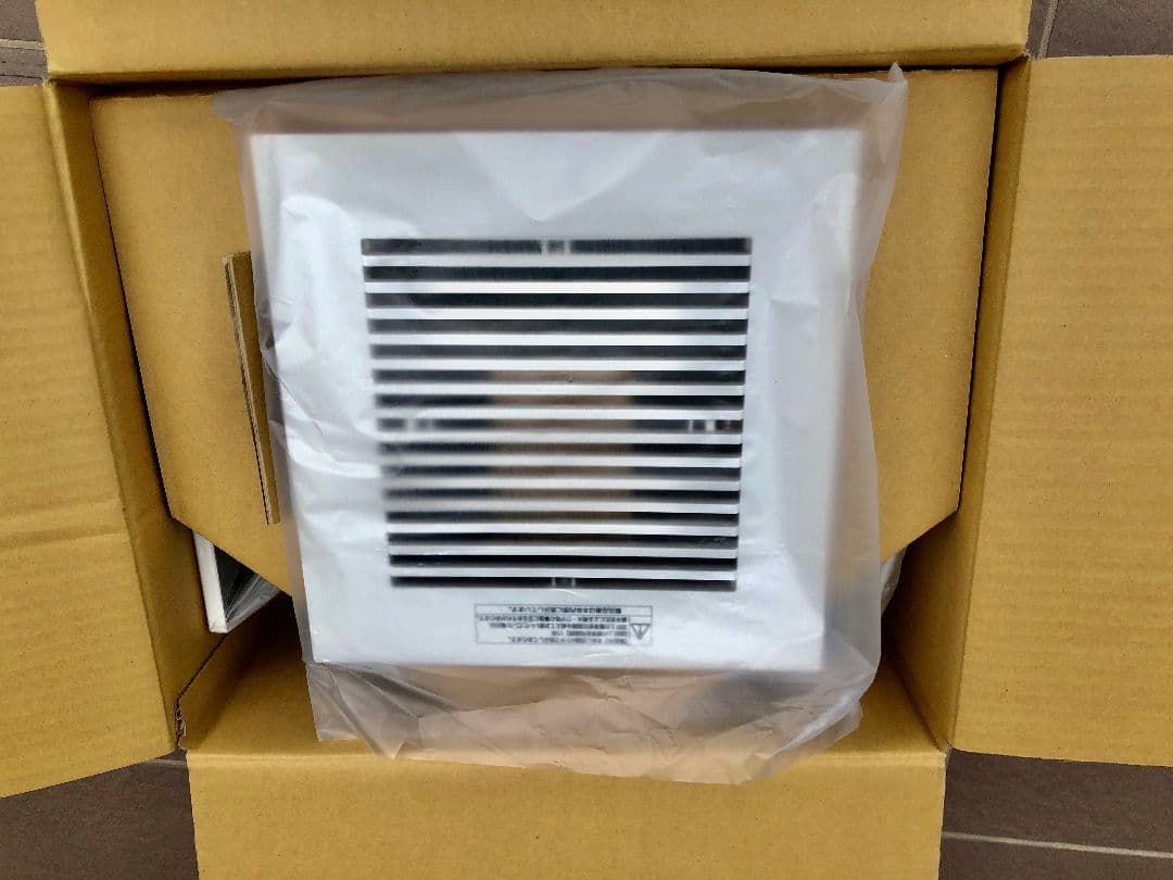 【送料込み!!!】浴室換気扇　定価44,500-税抜　３室換気扇　新品　未使用