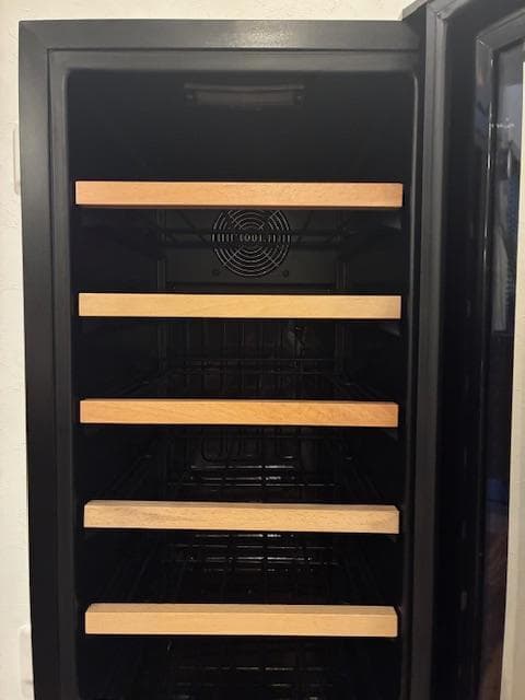 ワインセラー(コンプレッサー式)　デバイスタイルWE-C27W　2021年製中古