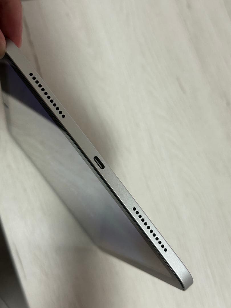 iPad (第10世代) 64GB WiFiモデル 限定保証付き