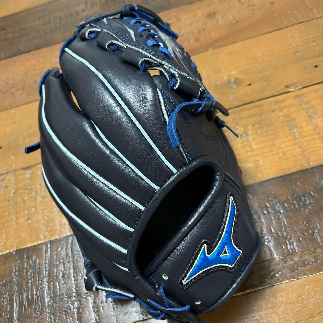 ハ*ス様 横浜denaベイスターズ　三浦大輔監督サイン入り グローブ