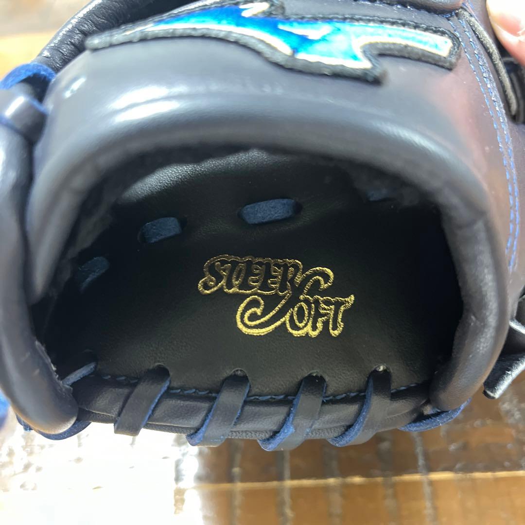 ハ*ス様 横浜denaベイスターズ　三浦大輔監督サイン入り グローブ