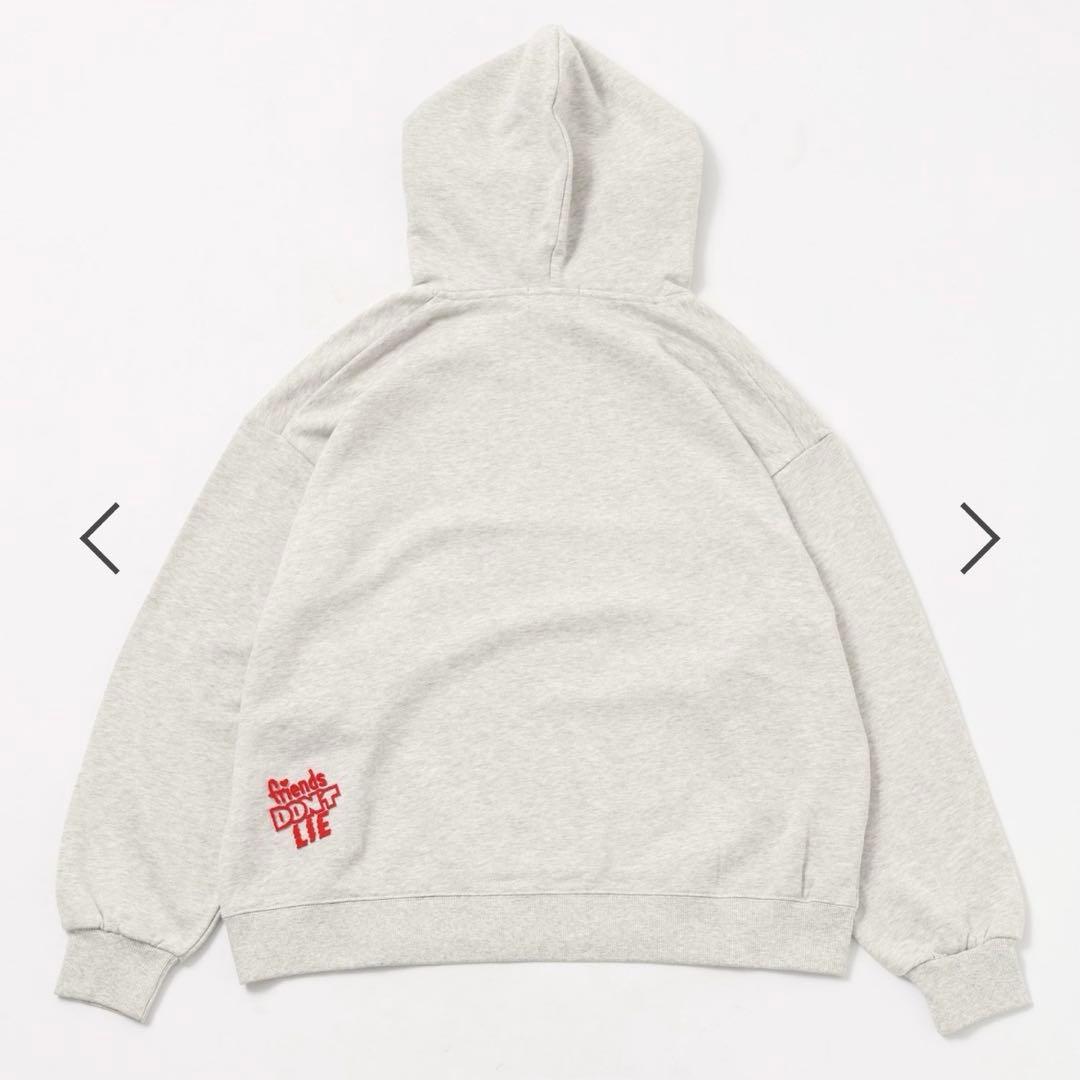 【STRANGER THINGS】コラボ 缶バッジ付きパーカー Mサイズ