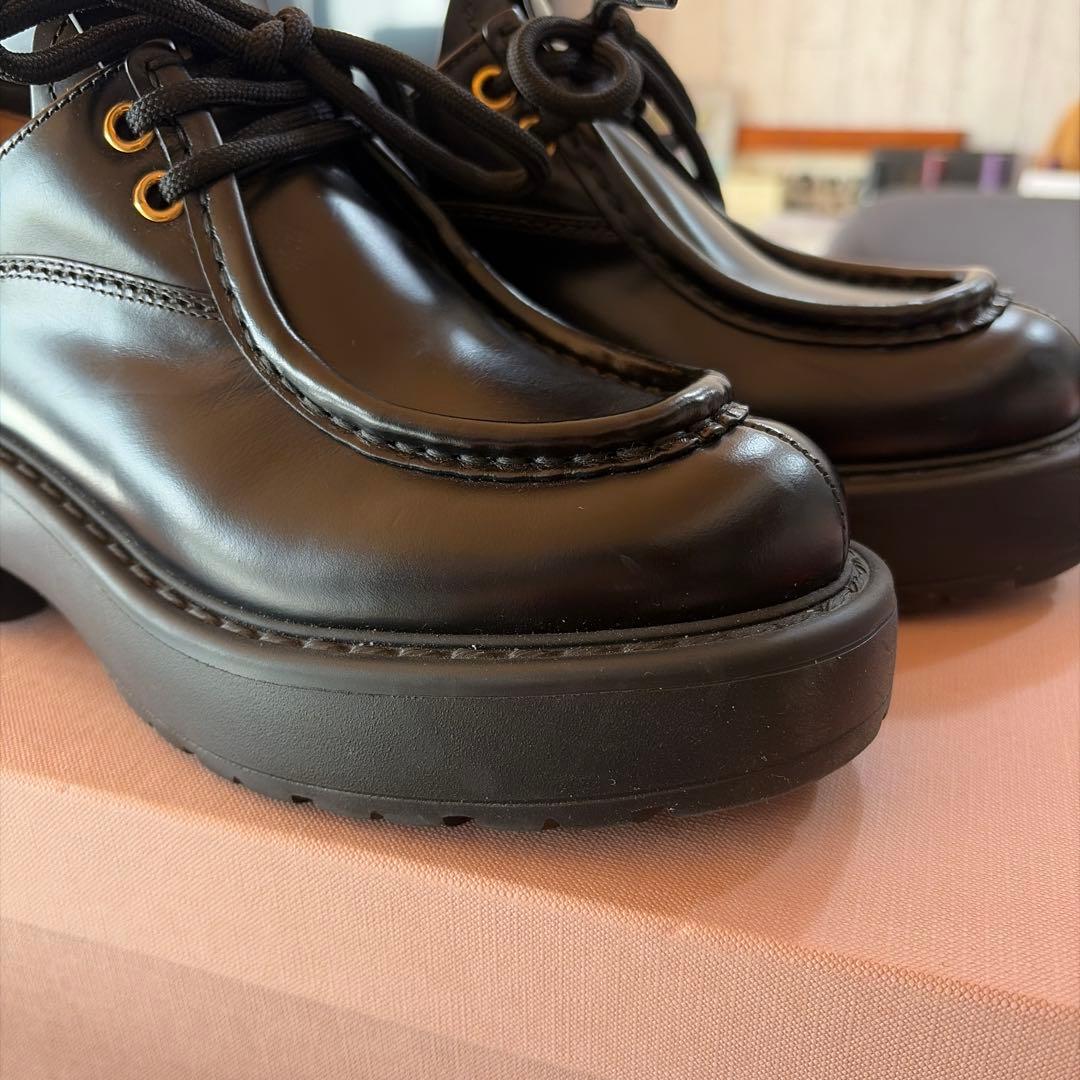 miumiu レザー レースアップ シューズ