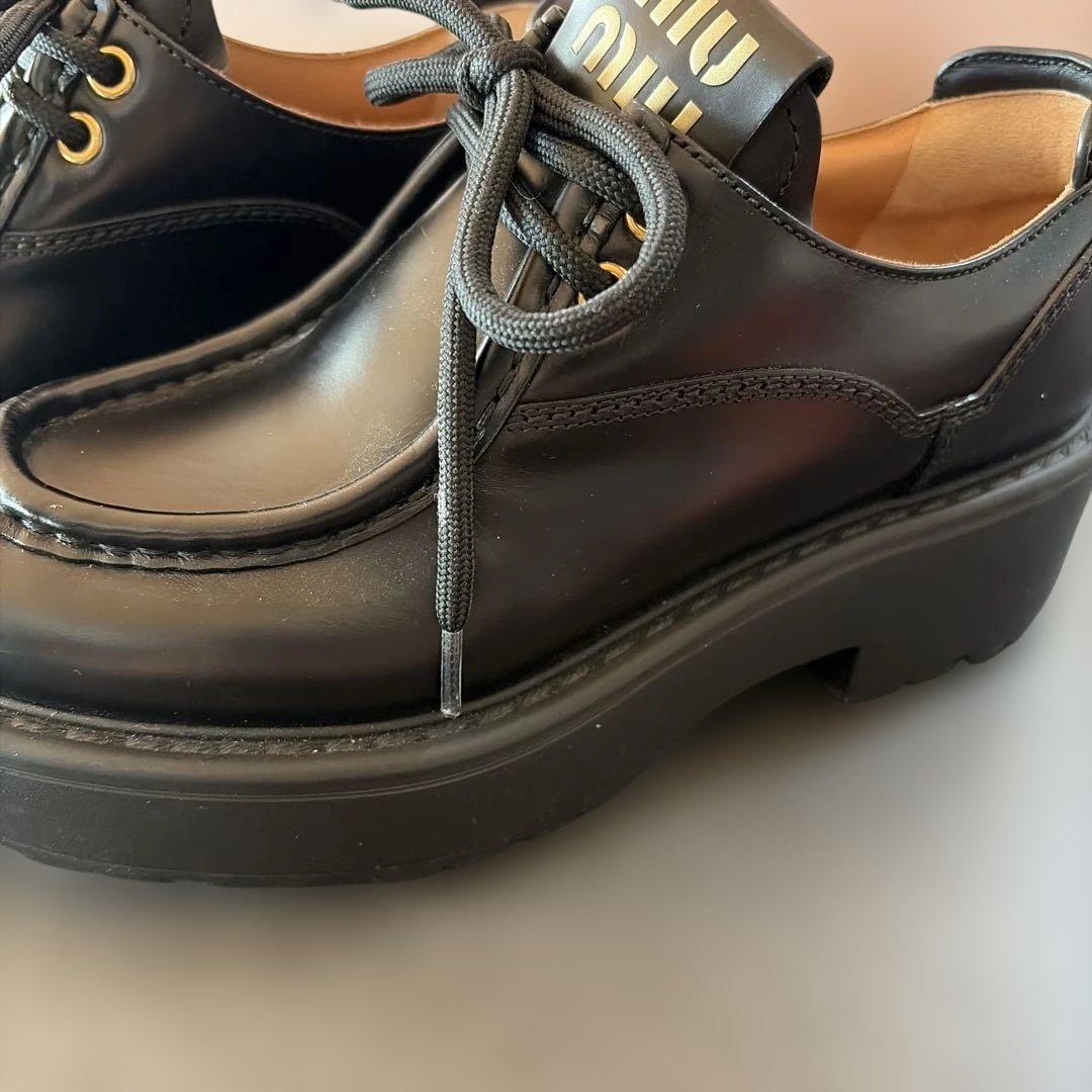 miumiu レザー レースアップ シューズ