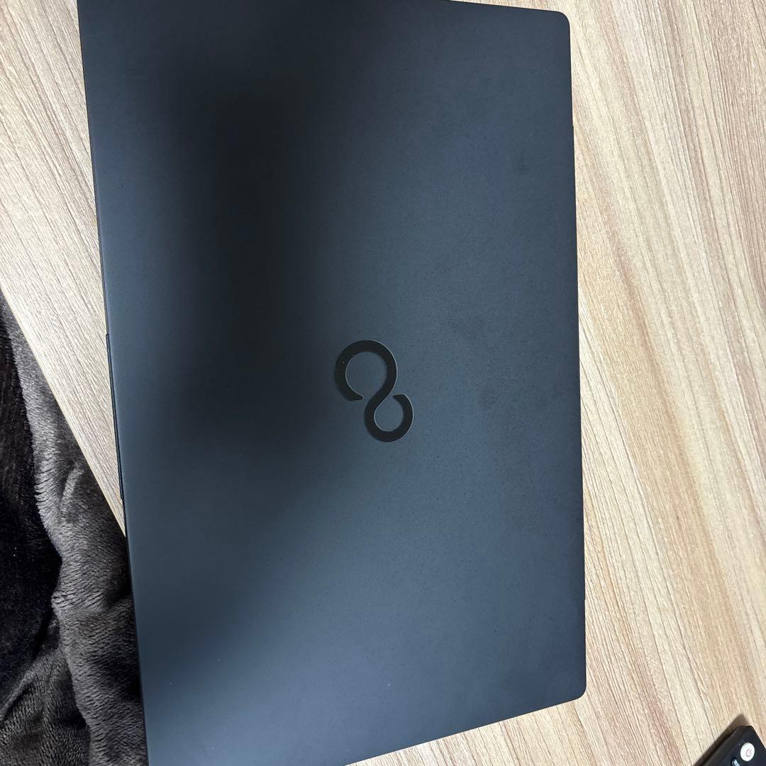 Fujitsu LIFEBOOK Eシリーズ UH93/G2ノートPC