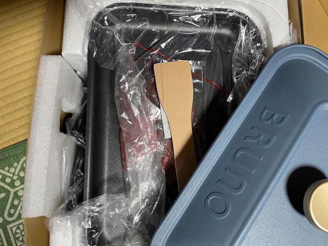 セラミックコート鍋付き♪ブルーノ　コンパクトホットプレート　未使用品