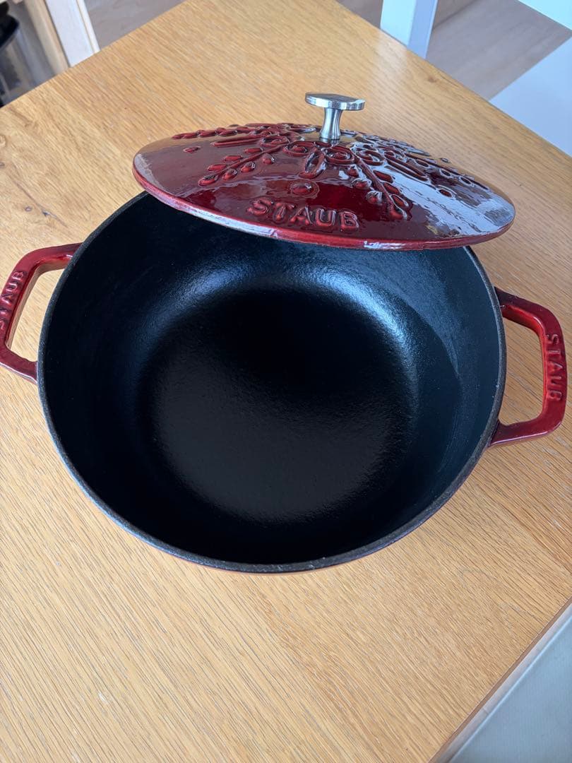 STAUB 24センチ　両手鍋　 ワインレッド