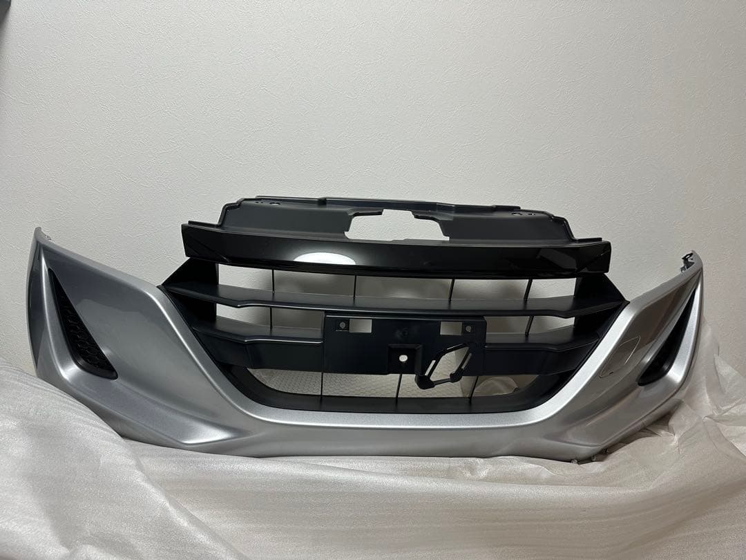 マ*コ様 HONDA S660 新品　純正　フロントバンパー グリル付　シルバー