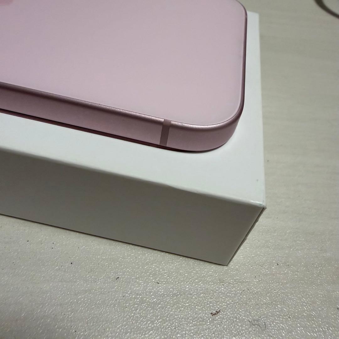 iPhone15 ピンク