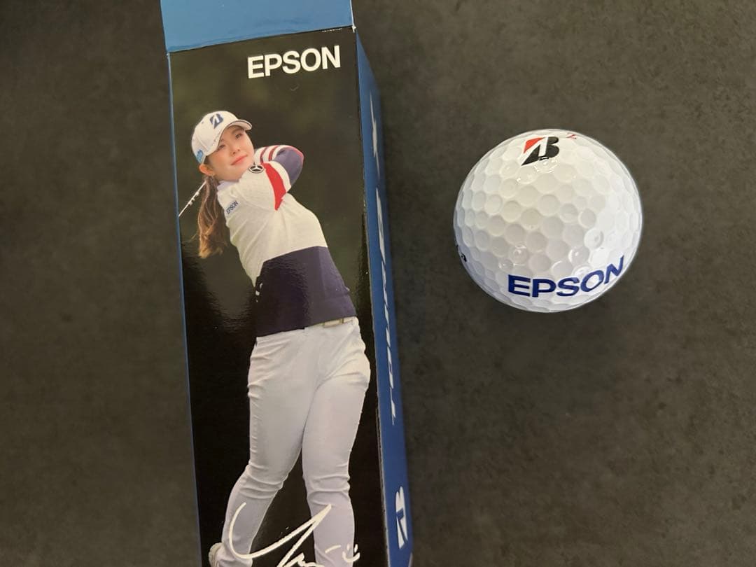 吉田優利 ゴルフボール （箱入り）サインプリント 6個　ブリヂストン