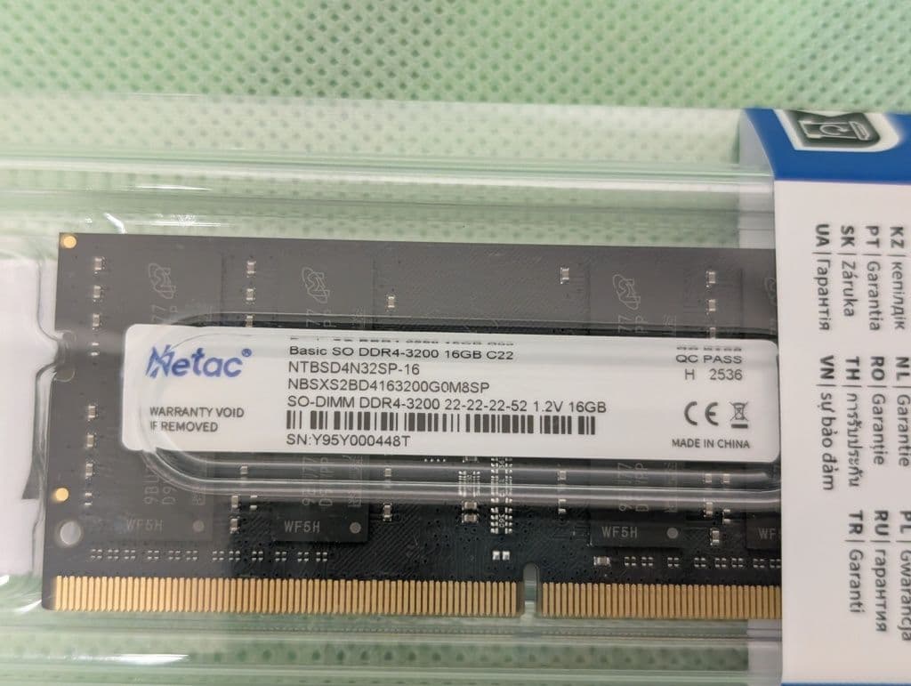 【新品未開封】16GB DDR4 メモリ 3200MHz ノート用