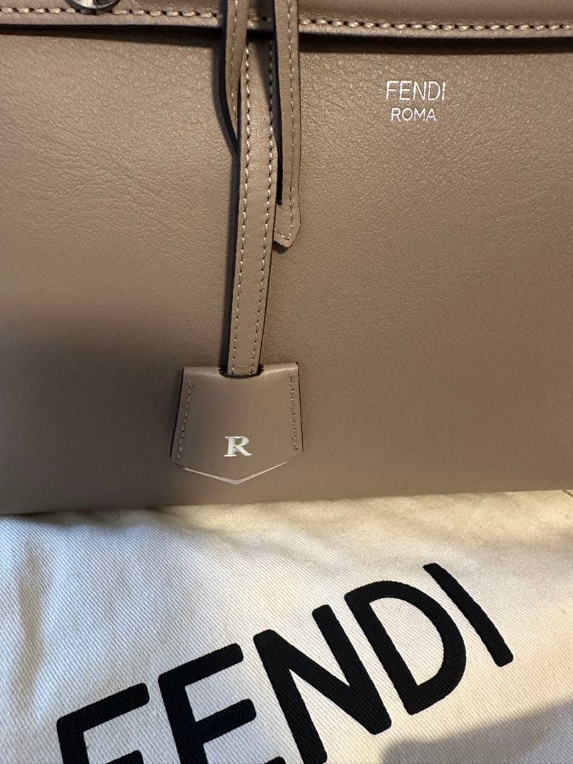 FENDI BY THE WAY MEDIUM ハンドバッグ