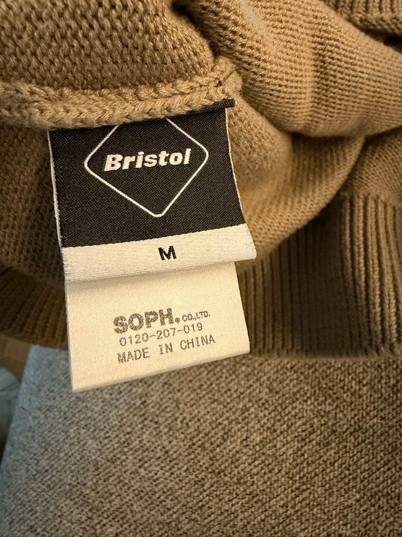 【交渉可】 Bristol ロゴ入り ニットセーター オリーブ