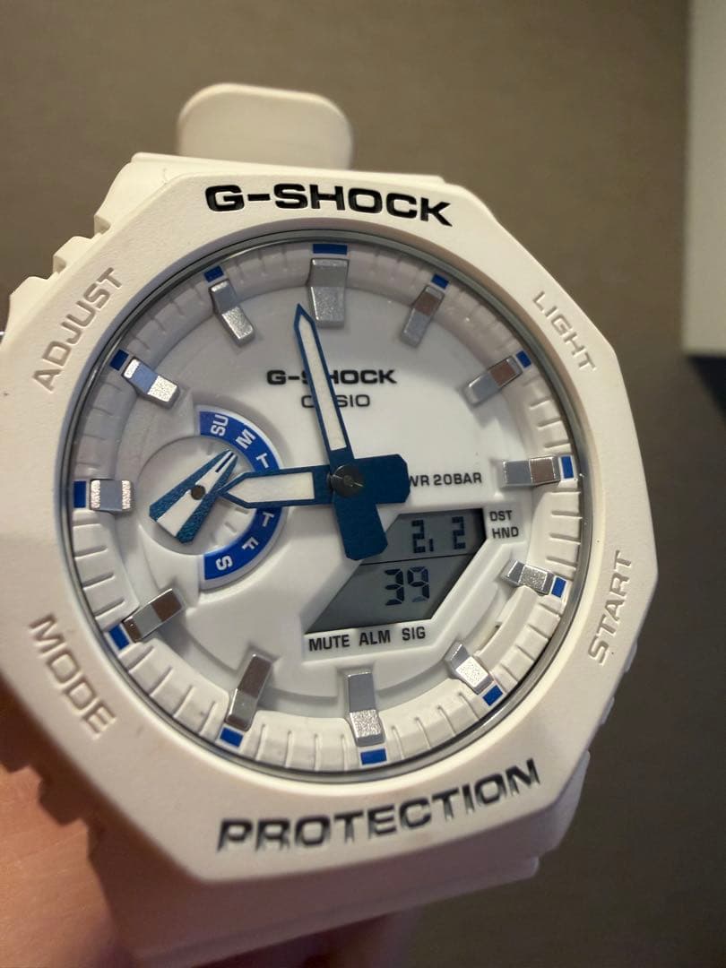 G-SHOCK デジタル腕時計 カーキ、ホワイト２本セット