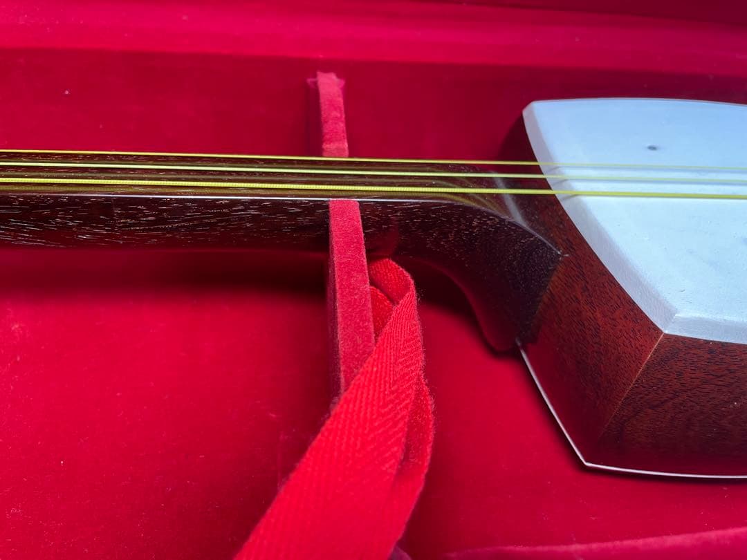 和胡弓（紅木材）　　胴花梨材 竹弓馬毛　　トランクケース 付属品