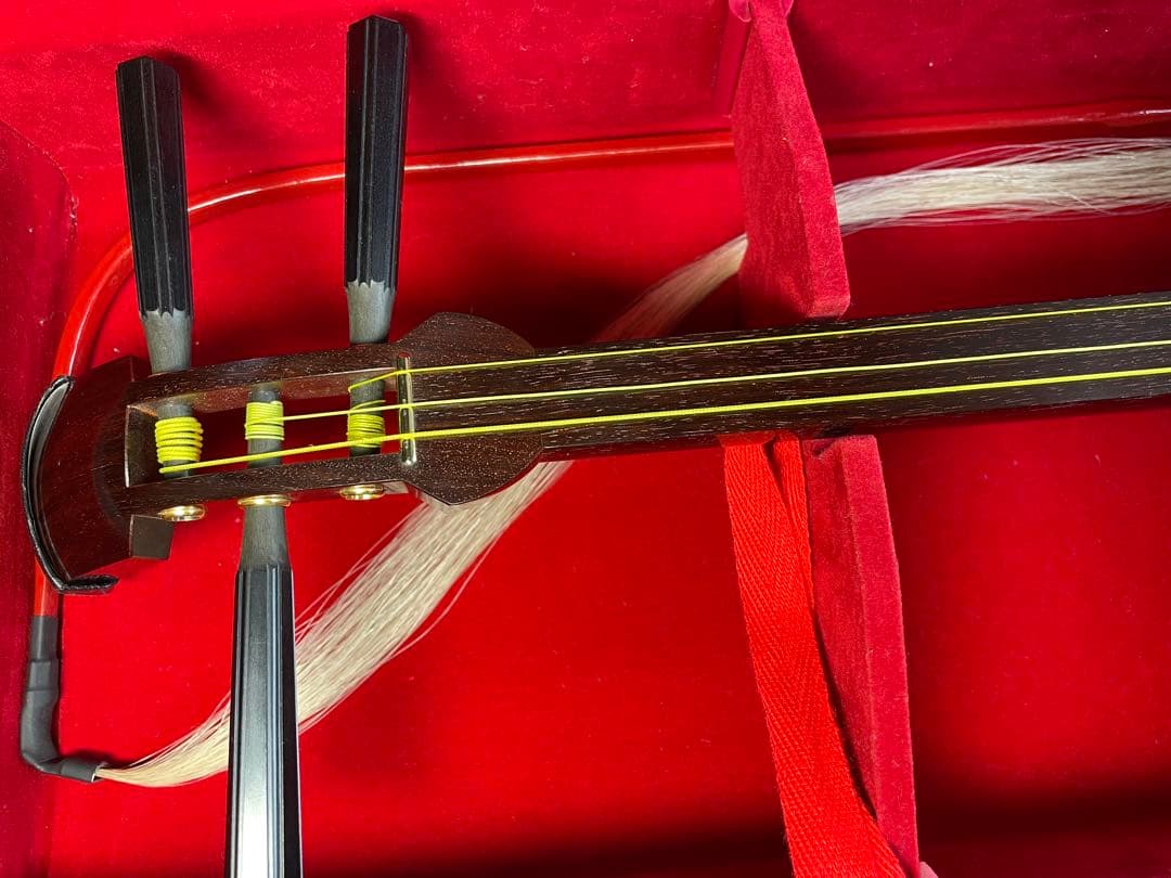 和胡弓（紅木材）　　胴花梨材 竹弓馬毛　　トランクケース 付属品