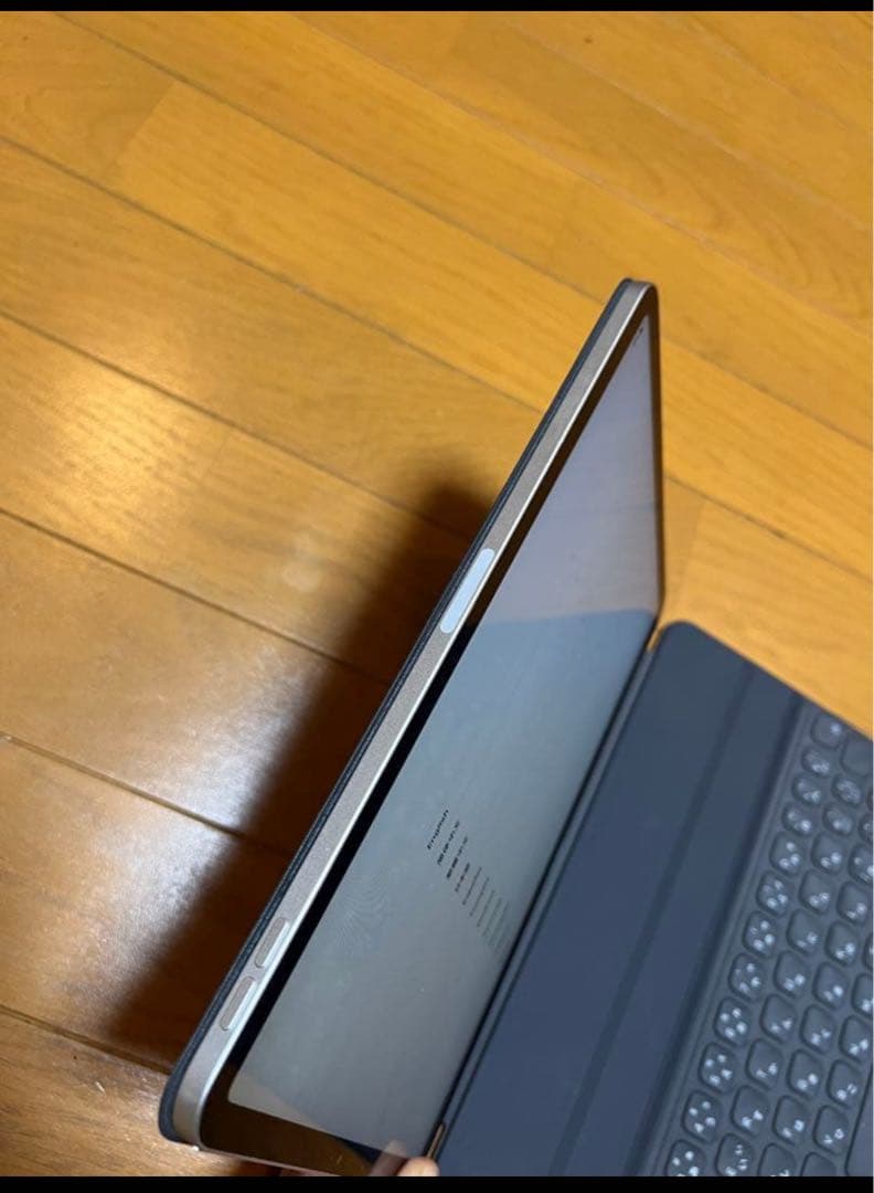 1TB。iPad Pro (11インチ) シルバーキーボード98%バッテリー