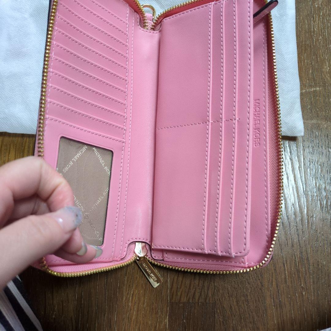 新品未使用　MICHAEL KORS ピンク 長財布 ストラップ付き