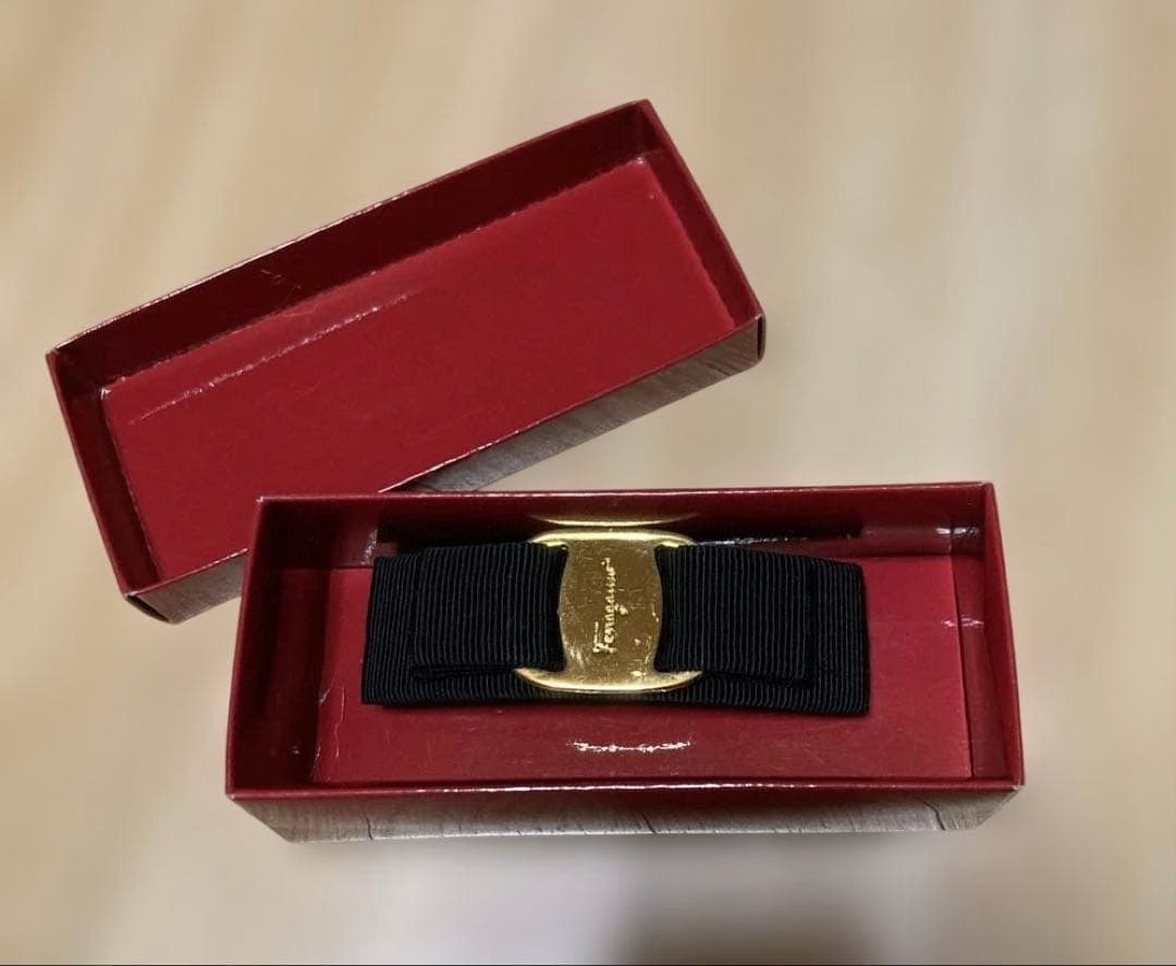 Salvatore Feragamoフェラガモ　バレッタ