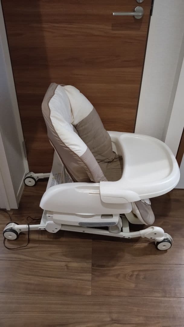 コンビ ネムリラ AUTO SWING エッグショック BE ココアブラウン